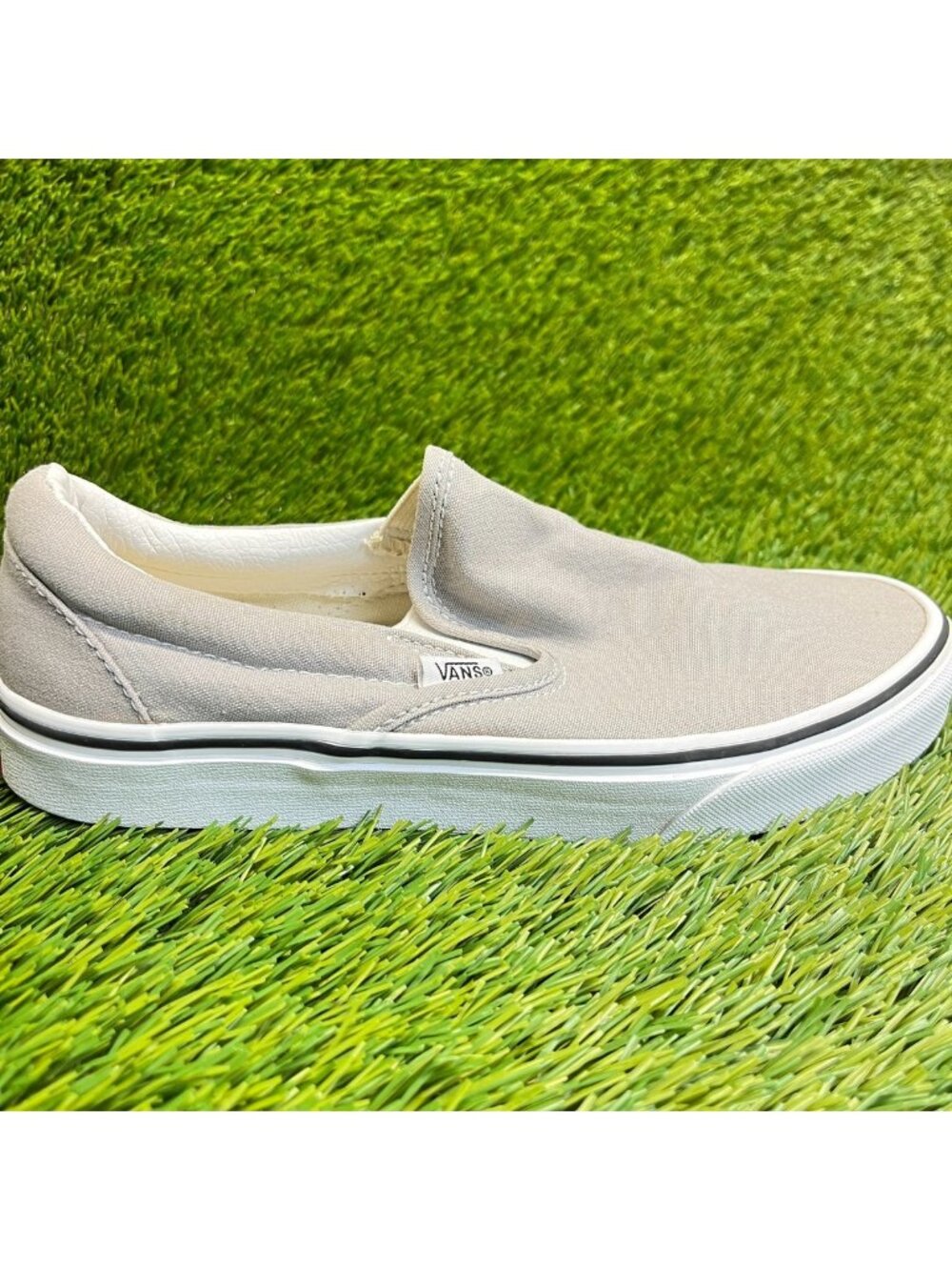 Vans Classic Slip-On Womens Size 7.5 Gray Athletic Walking Skate Shoes Sneakers